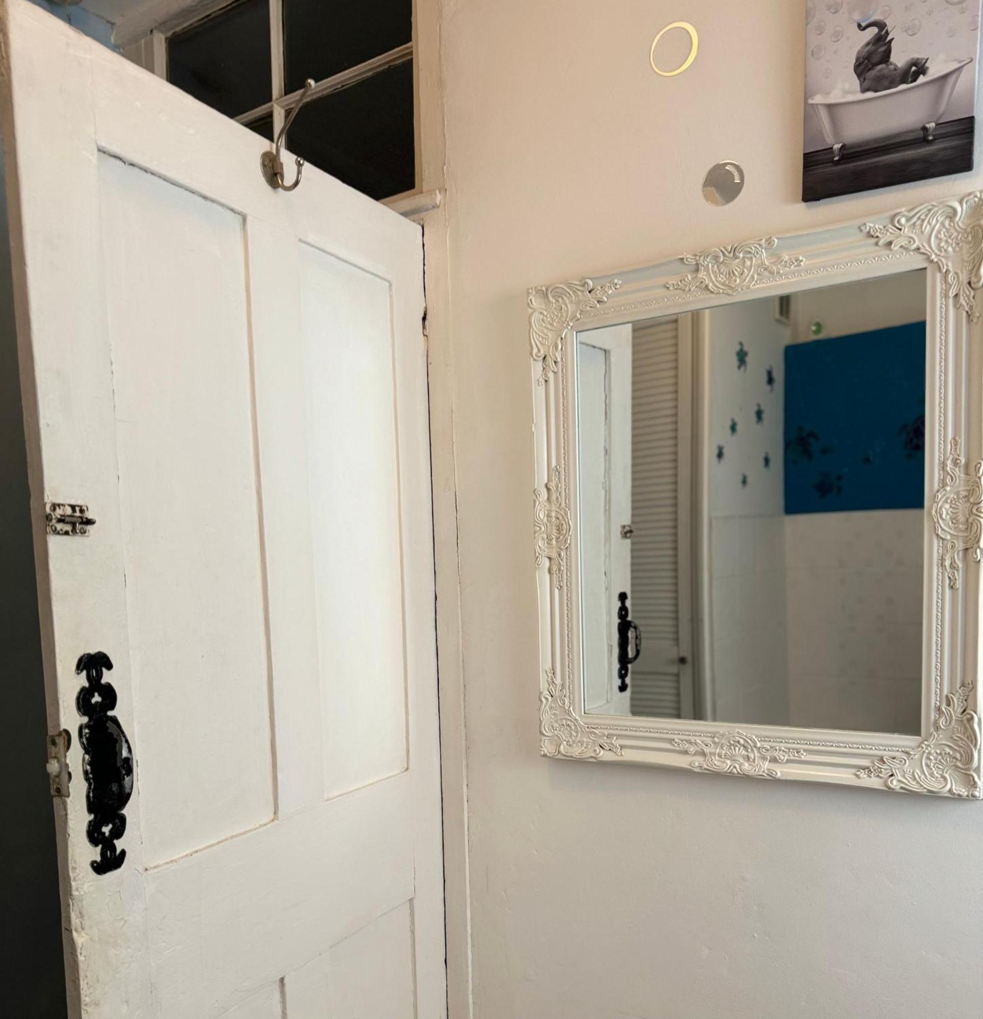 Beautiful Townhouse Next To Royal Victoria Park And Botanical Gardens Within Easy Walking Distance To Bath City Centre מראה חיצוני תמונה